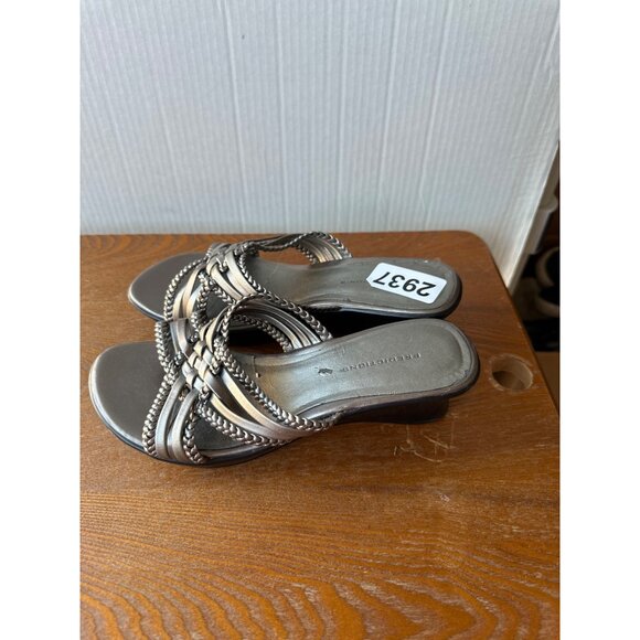 Predictions Women's  Charming Metallic Slide Sandals  Size 6W Sku 2937 - Picture 3 of 6
